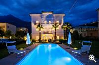 Villa mit großem Garten mit Freischwimmbad